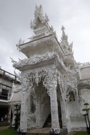 Ausflug weißer Tempel Krematorium