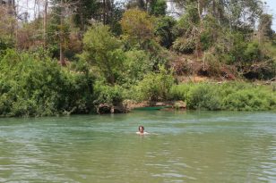 Laos-4000-Islands-Kayaktour-Schwimmen-im-Mekong