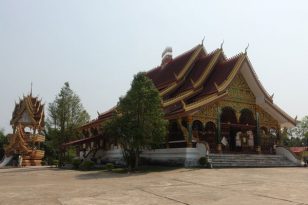 Loop-in-Laos-Tag-2-Tempel-in-Lak-Xao-1