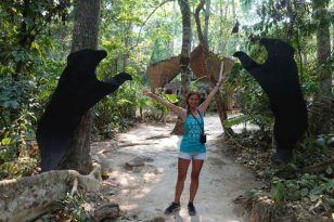 Lung-Prabang-Kuang-Si-Waterfall-Bear-Rescue-Center-(BärenBärenschutzstation)