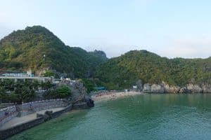 Reisebericht Vietnam Sehenswürdigkeiten Halong Bay Han La Bay und Cat-Ba Strände-Cat-Co-1