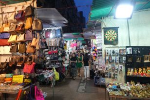 Hongkong-Sehenswürdigkeiten-Kowloon-Temple-Street-Nightmarket-3