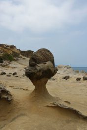 Yehliu-Geopark-Tagesausflug-von-Taipeh-Figuren-erster-Abschnitt-Ice-Cream-Rock