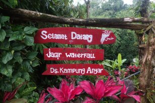 Tour-Mount-Ijen-Air-Terjun-Kethegan-Waterfall-1